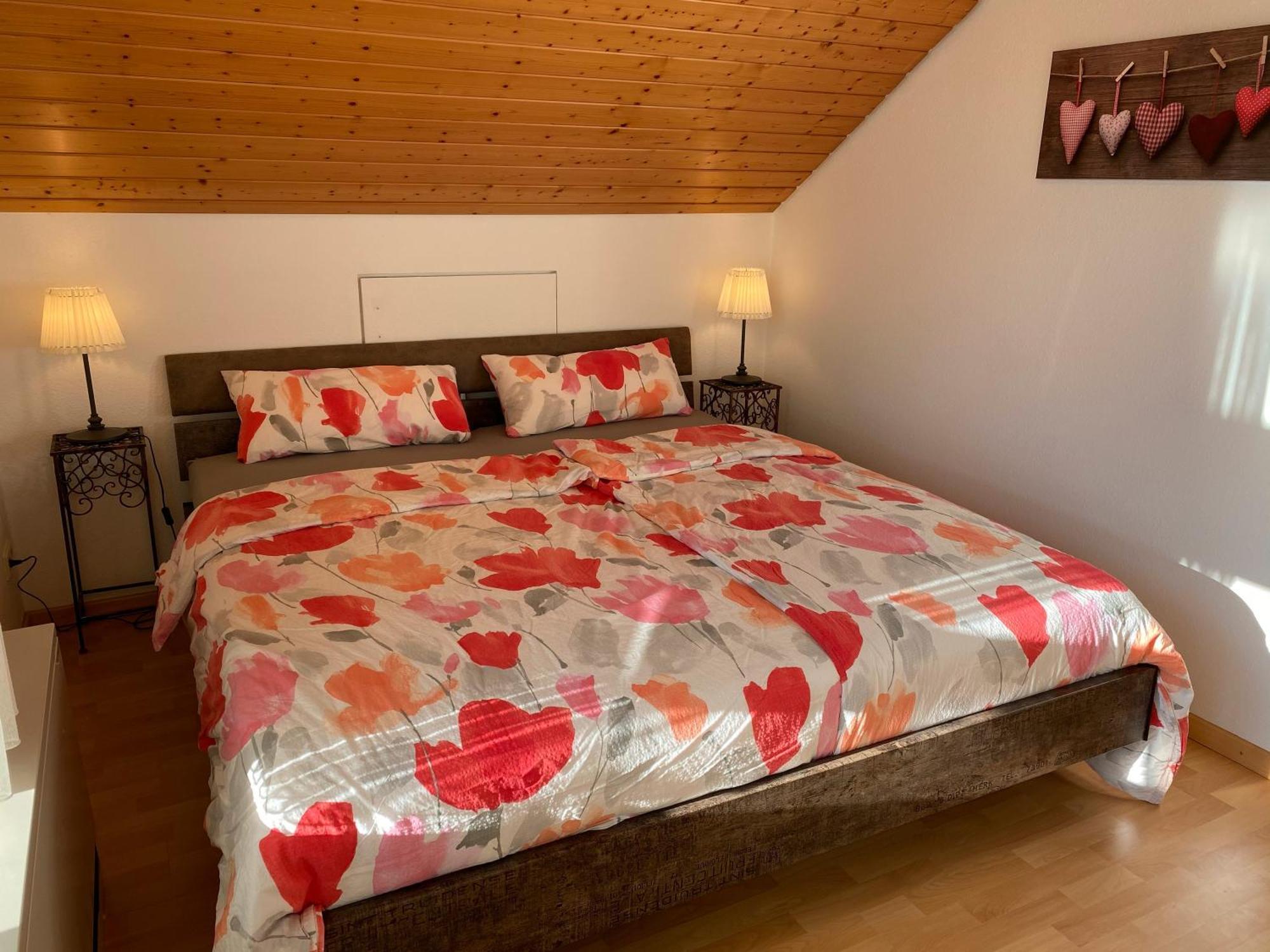 Ferienwohnung Haus Am Sonnenhügel Bad Urach Exterior foto