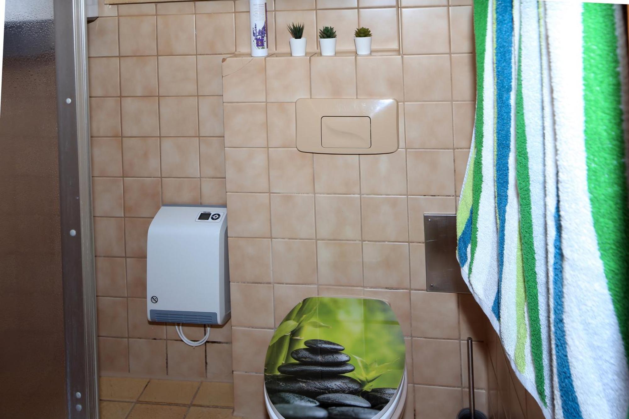 Ferienwohnung Haus Am Sonnenhügel Bad Urach Exterior foto