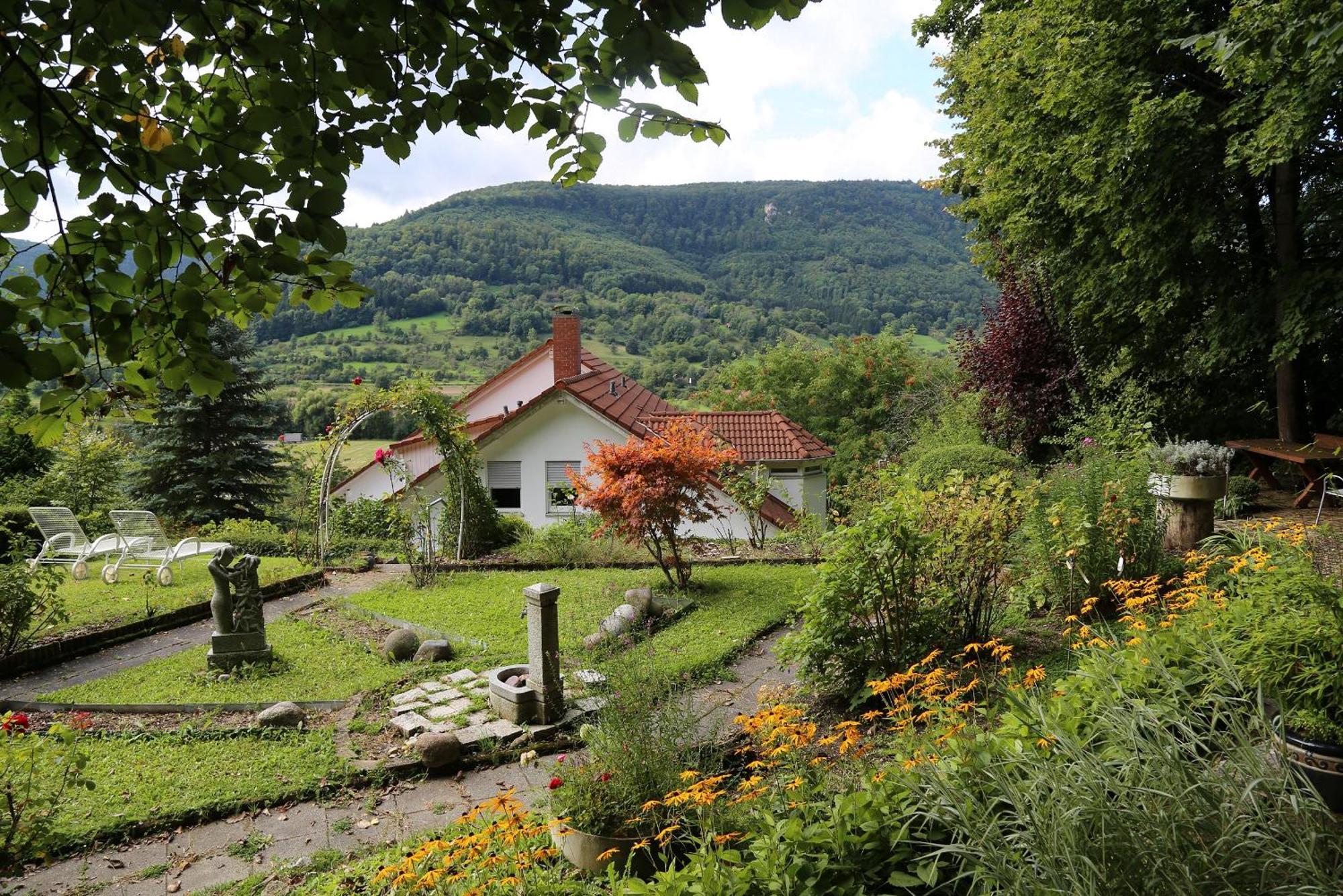 Ferienwohnung Haus Am Sonnenhügel Bad Urach Exterior foto
